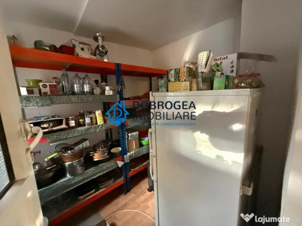 Caslita, casa + teren 800 mp , iesire la Lac 