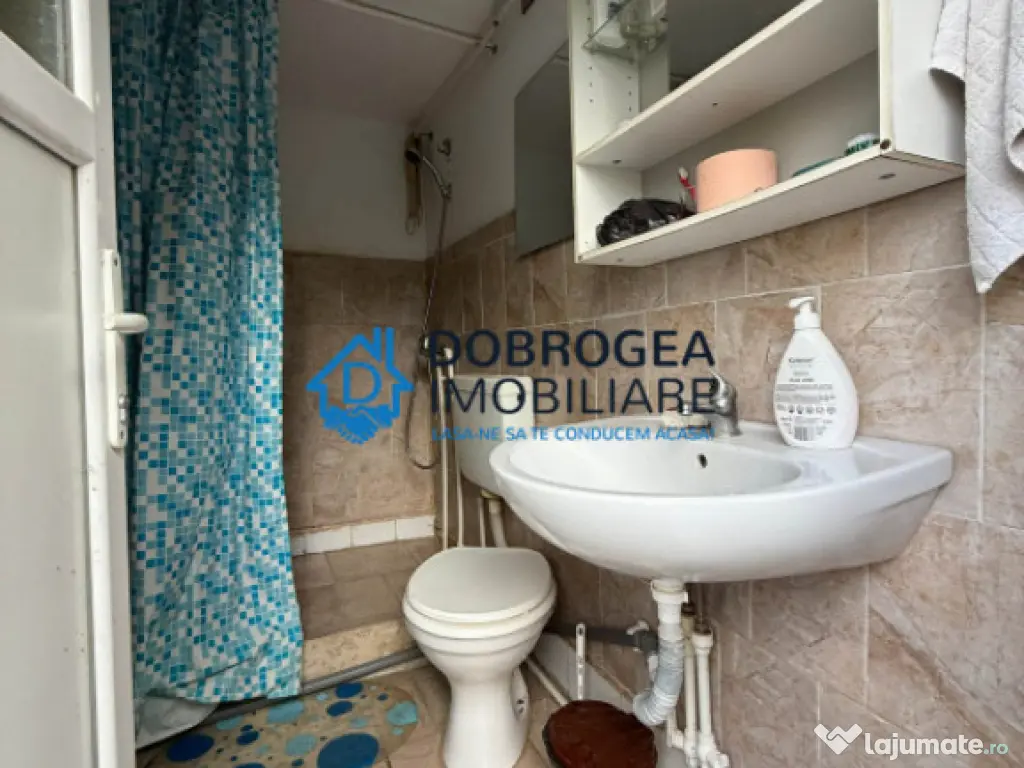 Caslita, casa + teren 800 mp , iesire la Lac 