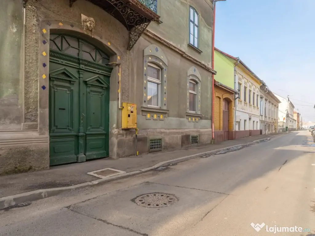 Apartament central la casă, spațios, ideal pentru famil... 