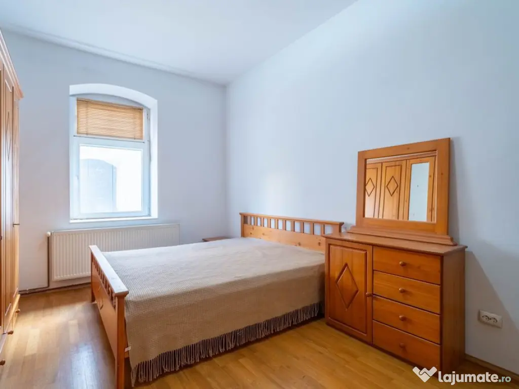 Apartament central la casă, spațios, ideal pentru famil... 