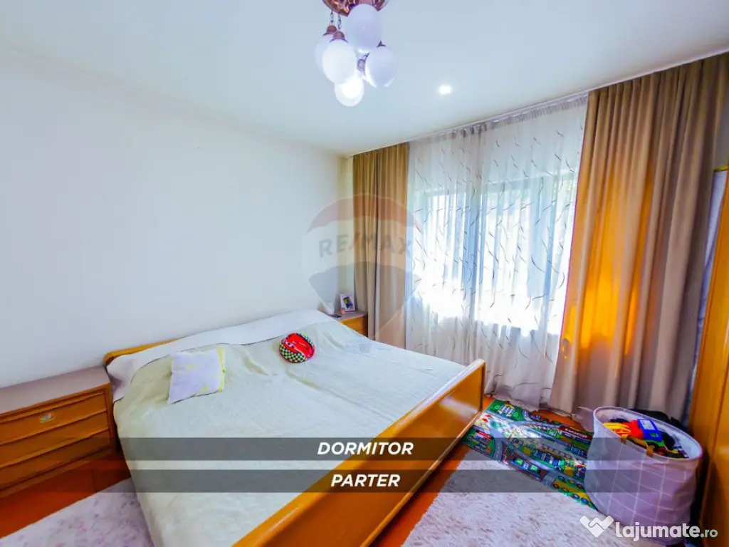 Casă P+1 din cărămidă, 683 mp teren, 4 garaje – Str...