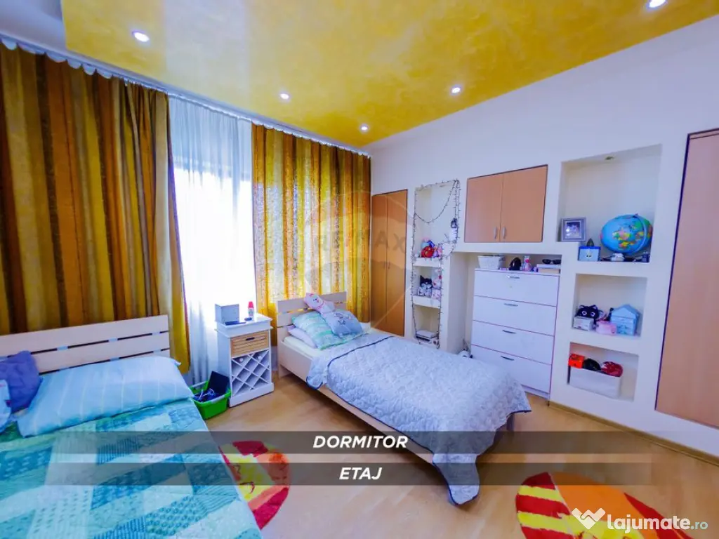 Casă P+1 din cărămidă, 683 mp teren, 4 garaje – Str...