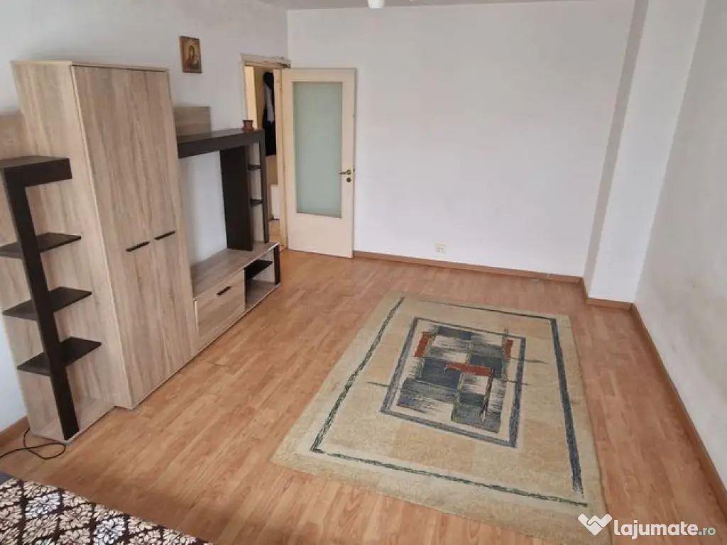 Apartament doua camere decomandate, zona gara. 