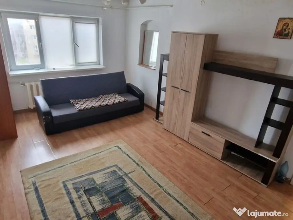 Apartament doua camere decomandate, zona gara. 