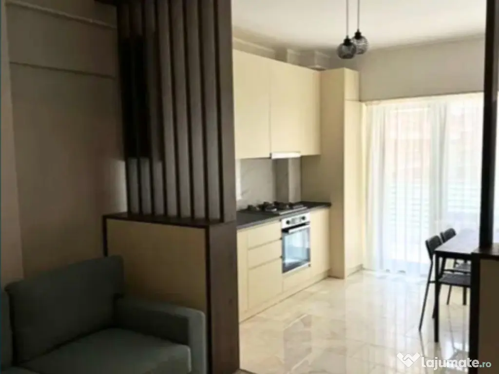 Apartament cu 2 camere OS | Royal Town | Copou + Loc parcare