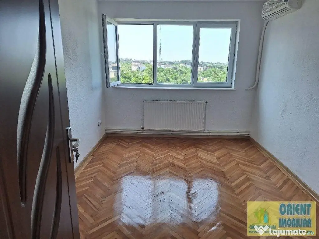 Gara, decomandat, 3 camere, renovat, gaze, vanzari Constanta 