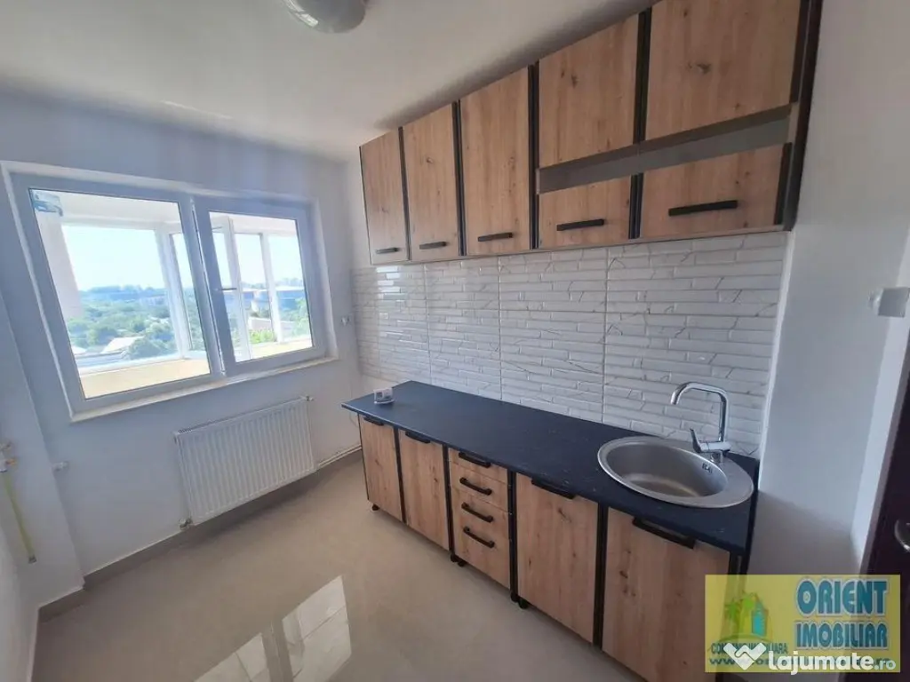 Gara, decomandat, 3 camere, renovat, gaze, vanzari Constanta 