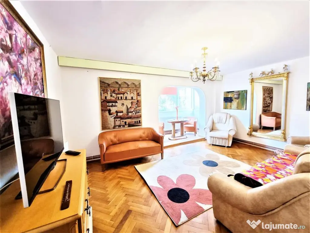 Apartament cu 2 dormitoare si living, 2 bai, zona UMF, Gradi 