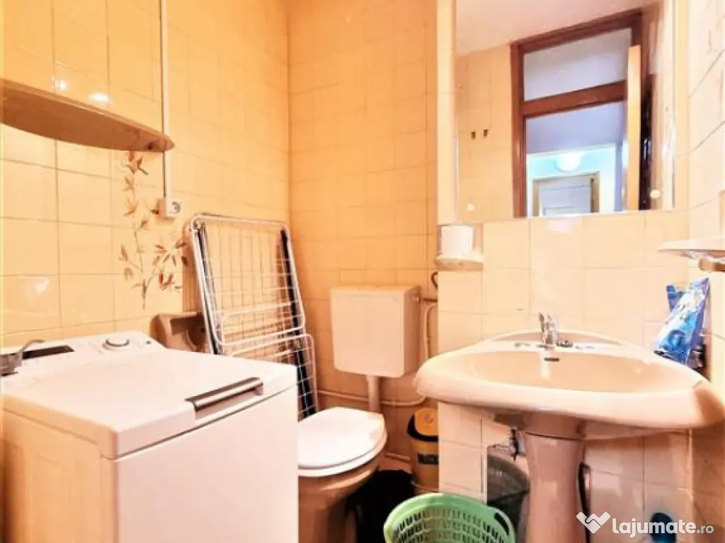 Apartament cu 2 dormitoare si living, 2 bai, zona UMF, Gradi 