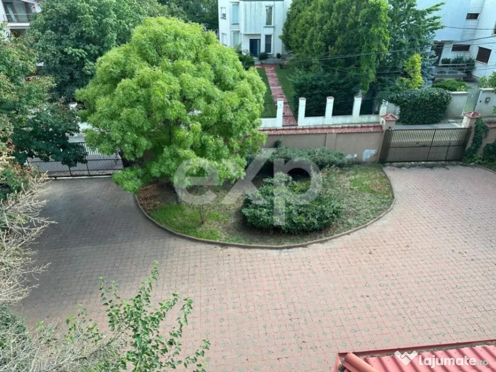 Vila de vanzare Pipera- Drumul Negru - 2500 mp teren 