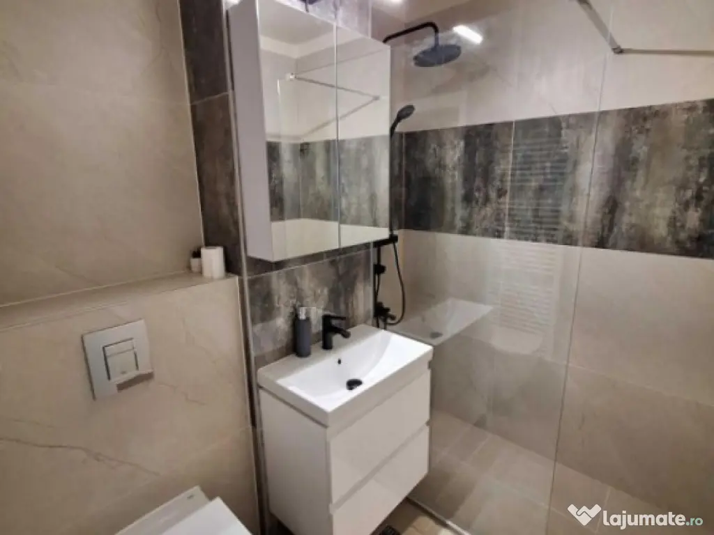 Apartament 3 camere decomandate zona Dioda 