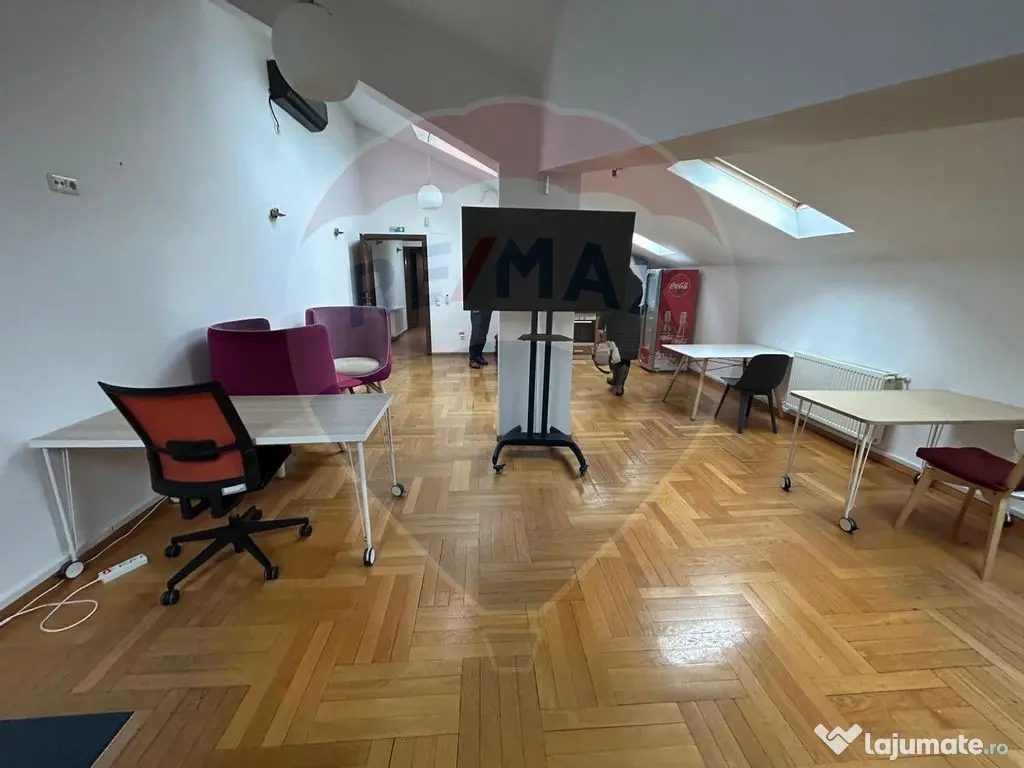Spațiu de birouri de 106.76mp de închiriat în zona Pia... 