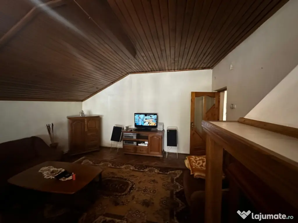 Apartament 3 camere în vilă, 114 mp | Curte | Sinaia