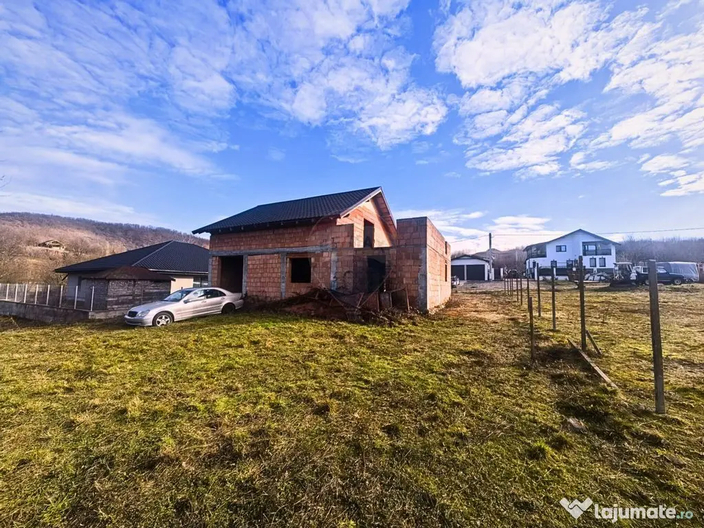 Casă P+M la roșu de vânzare – Tăuții-Măgherăuș 