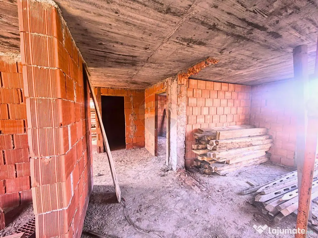 Casă P+M la roșu de vânzare – Tăuții-Măgherăuș 