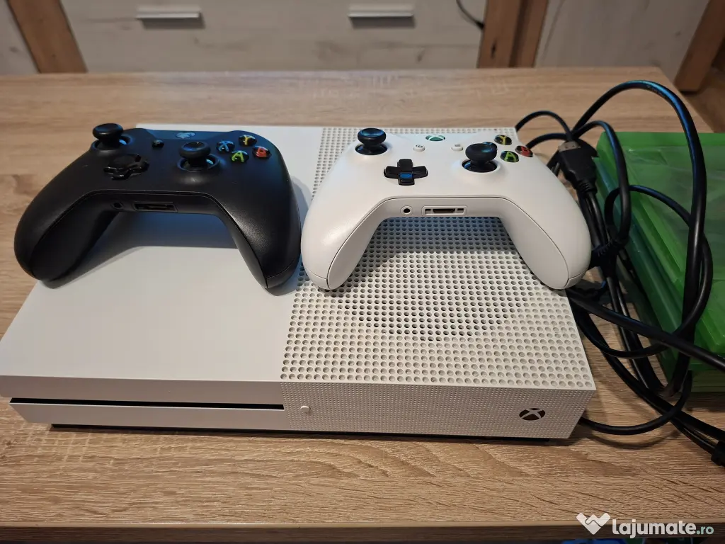 XBOX ONE 1TB+2 controllere 