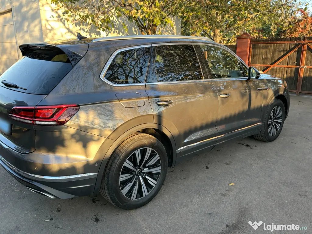 VW Touareg Elegance V6 TDI ,4x4 , suspensie pneumatica ,231 Cp ,an 2023 