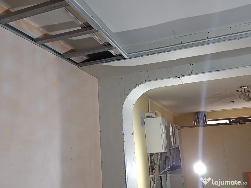 Amenajeri interioare 