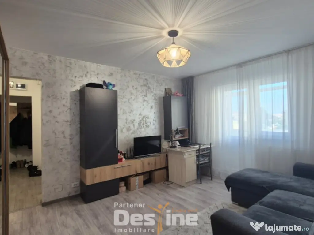 Apartament cu 2 camere etaj intermediar, renovat, boxa, zona