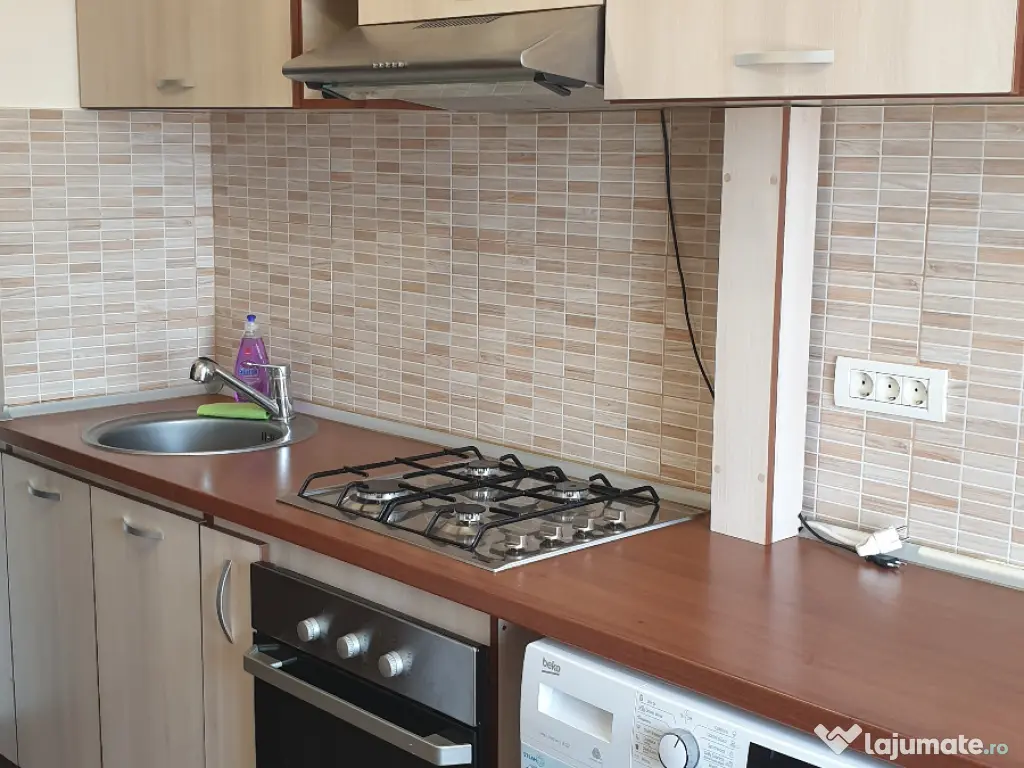 Inchiriez pe termen lung ap 2 cam Faleza Nord 