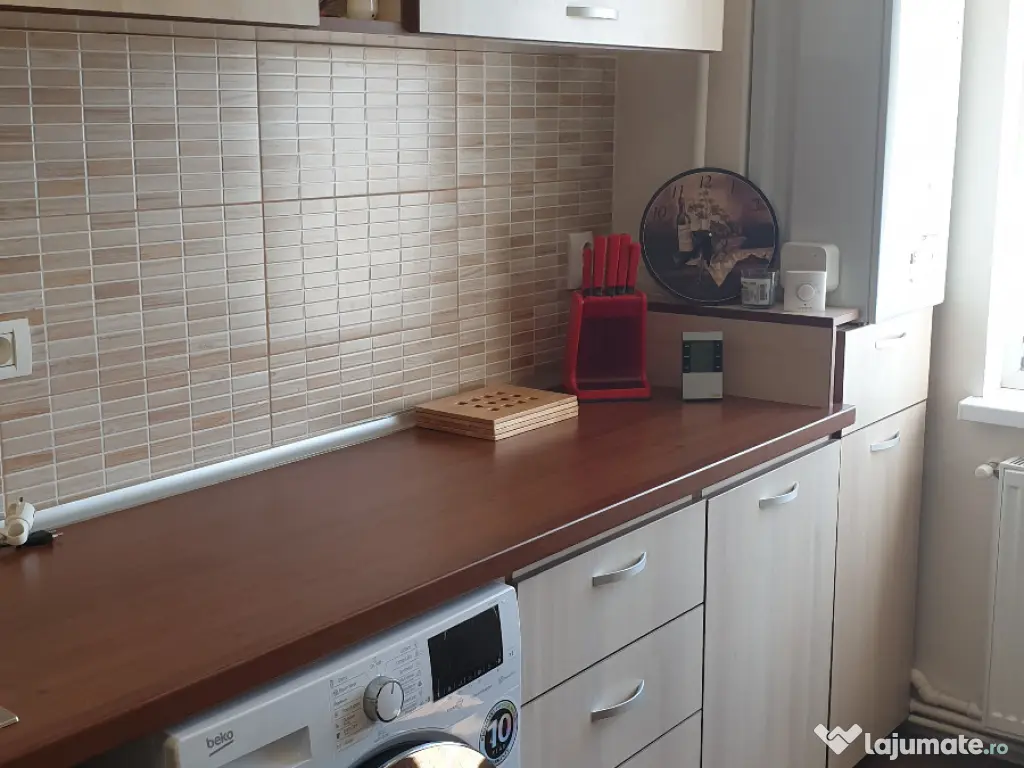 Inchiriez pe termen lung ap 2 cam Faleza Nord 