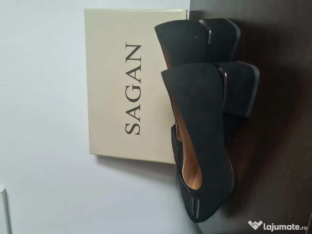 Pantofi piele intoarsa! Noi!! 