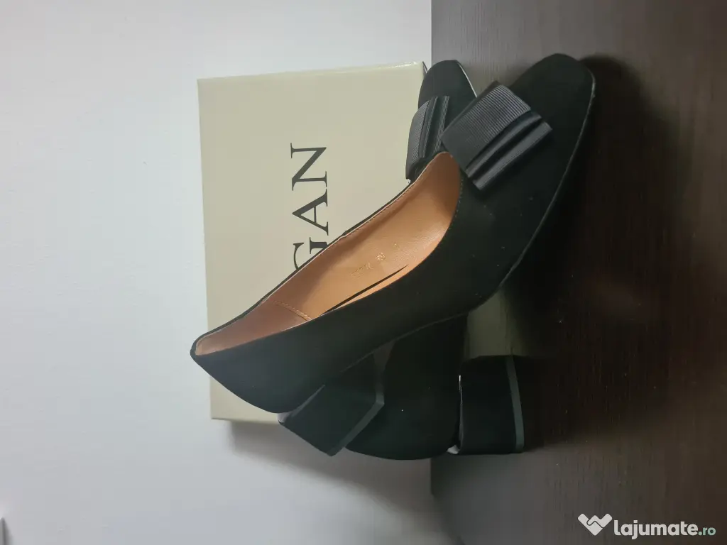 Pantofi piele intoarsa! Noi!! 