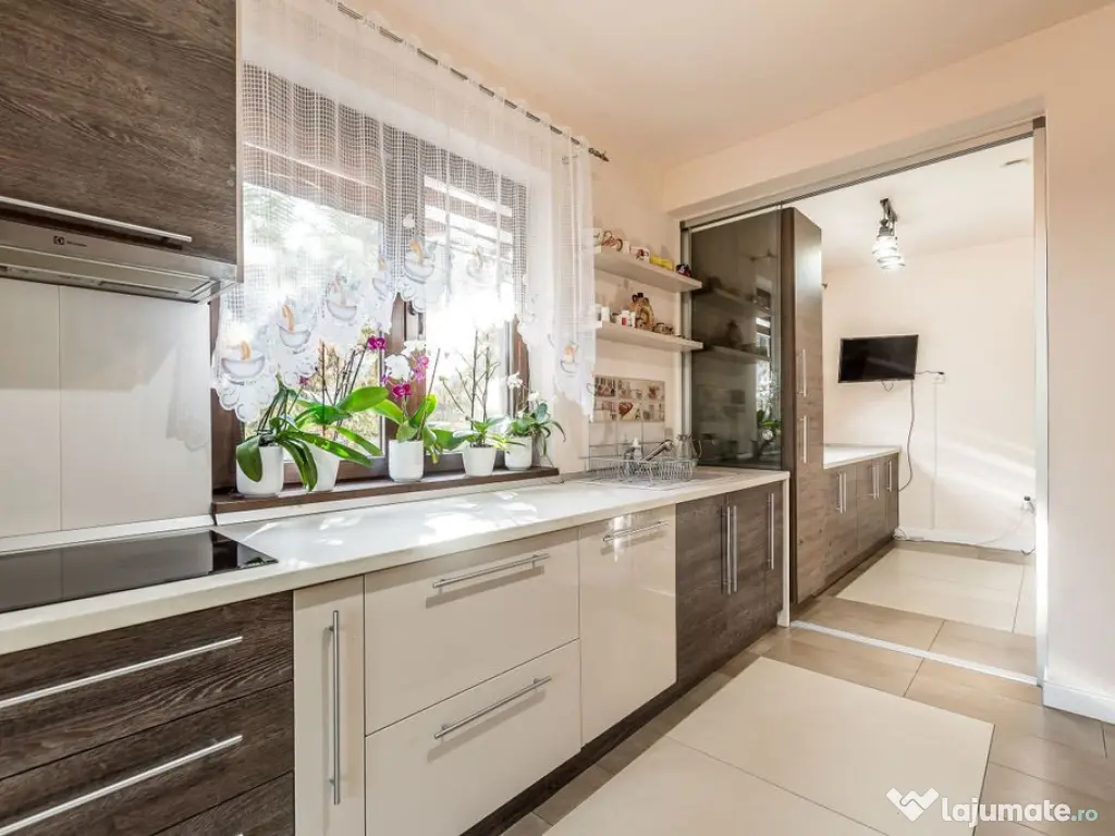 Casă SMART autonomă energetic, 4 dormitoare, Aradul Nou 