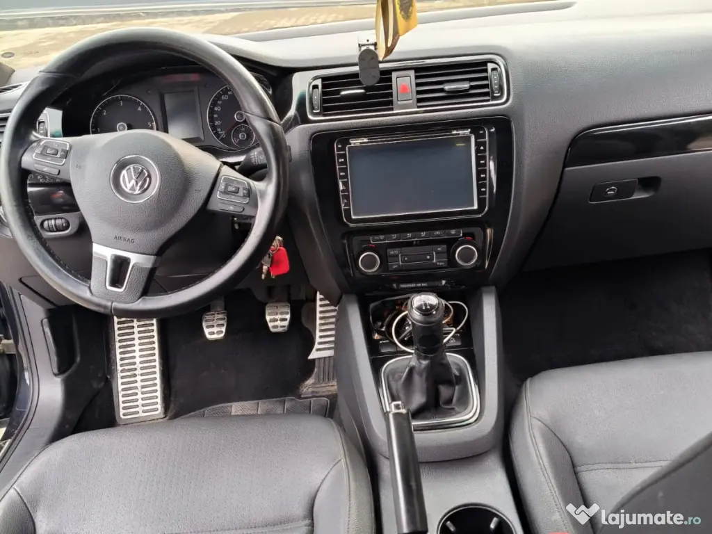 Vw jetta an fabricație 2011 
