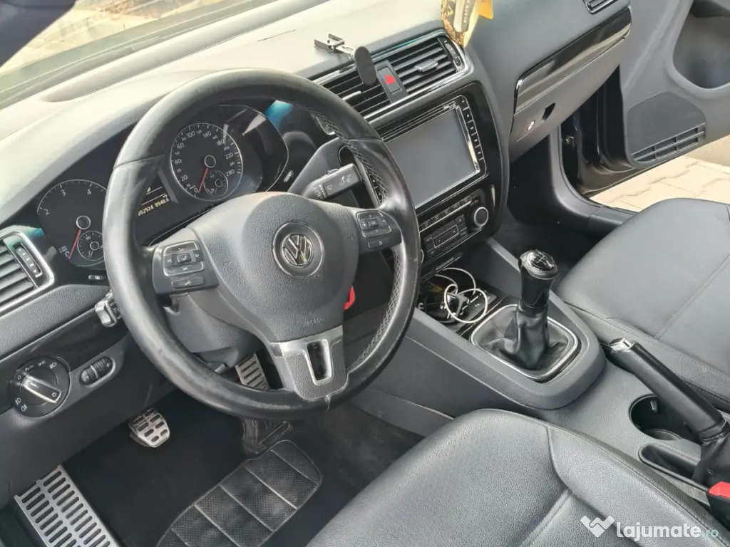 Vw jetta an fabricație 2011 
