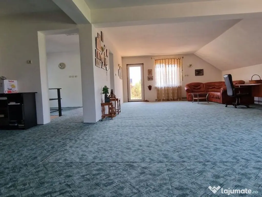 Agigea , zona Pod, ideala pentru gradinita sau azil batrani. 