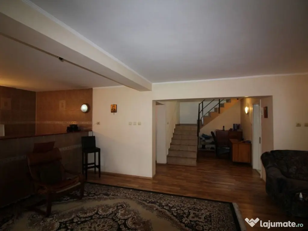 Agigea , zona Pod, ideala pentru gradinita sau azil batrani. 