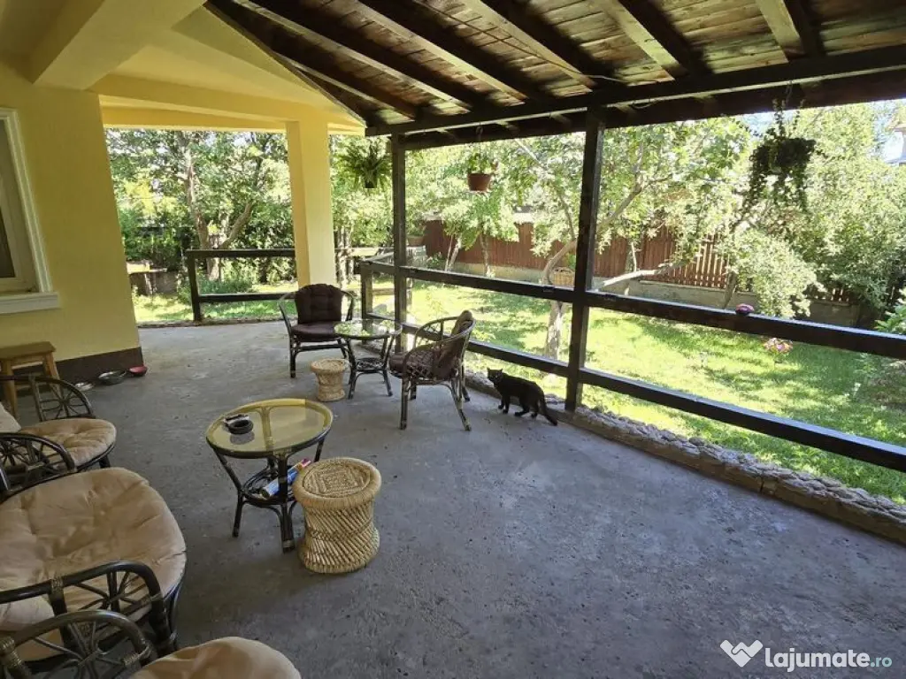 Agigea , zona Pod, ideala pentru gradinita sau azil batrani. 