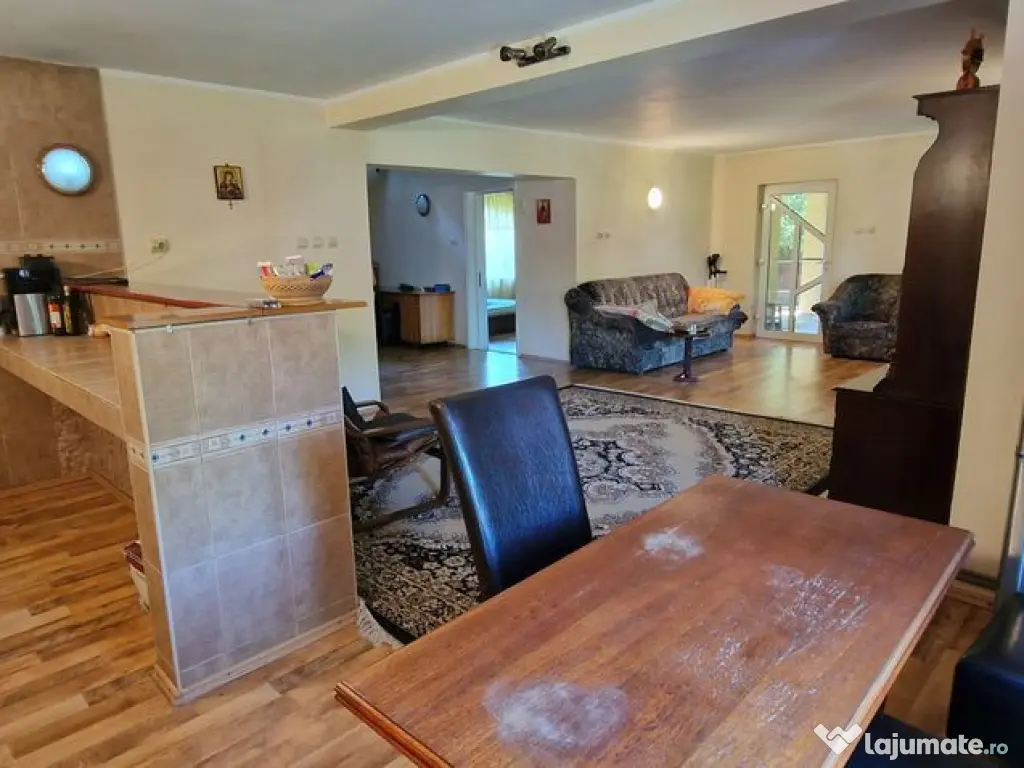 Agigea , zona Pod, ideala pentru gradinita sau azil batrani. 