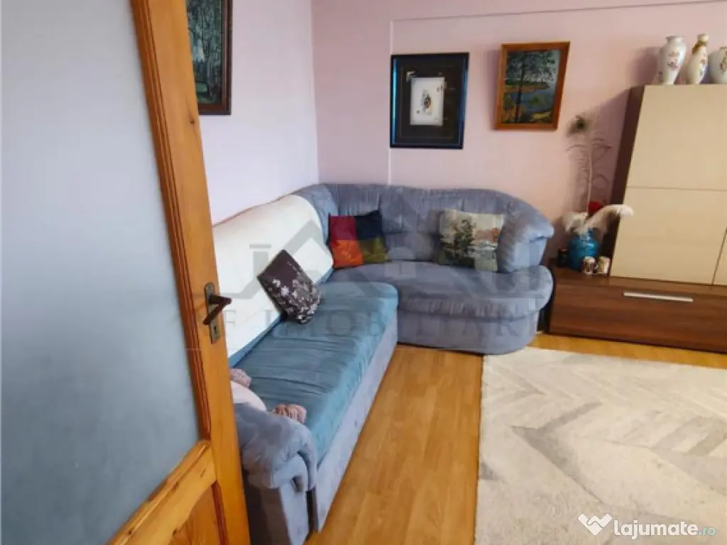 Apartament 4 camere zona Nicolina 