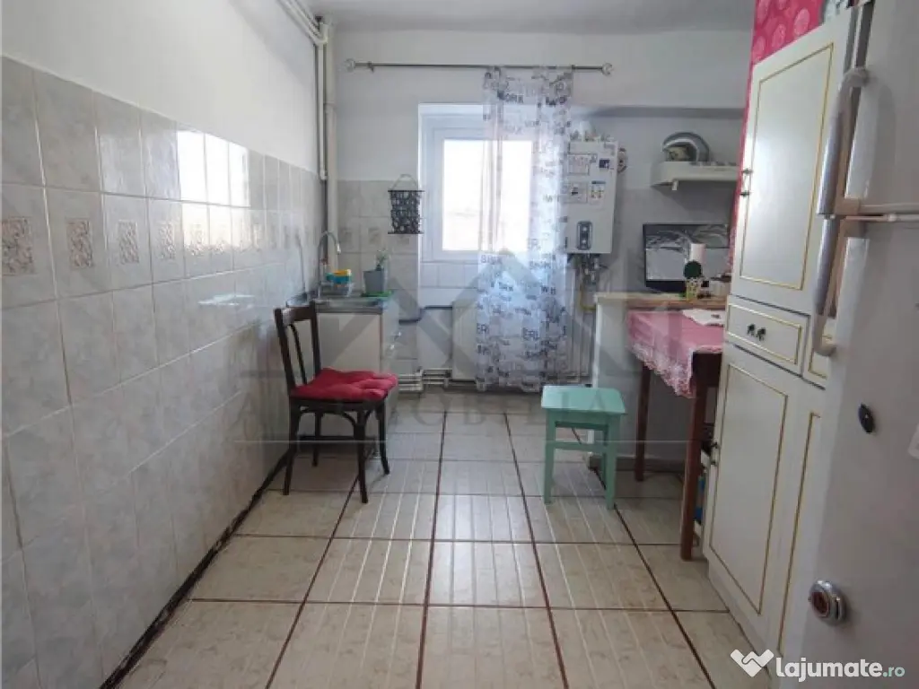 Apartament 4 camere zona Nicolina 