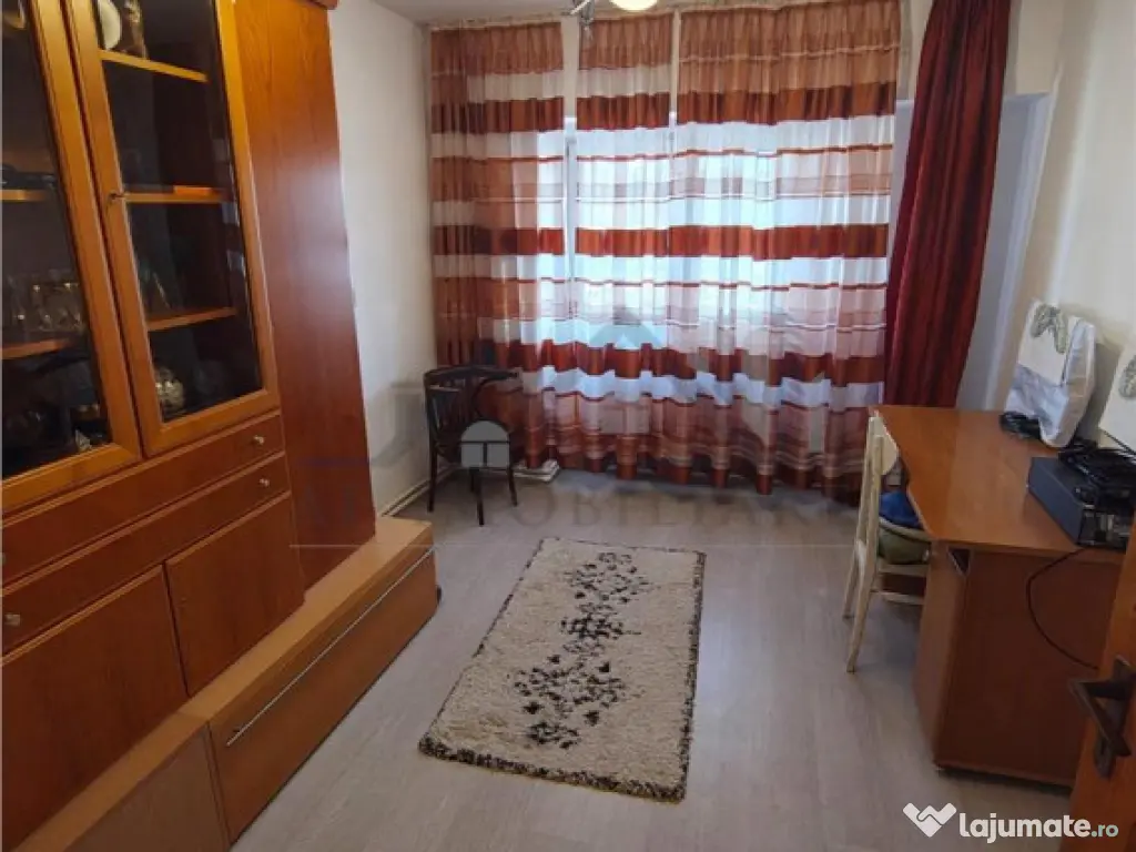 Apartament 4 camere zona Nicolina 