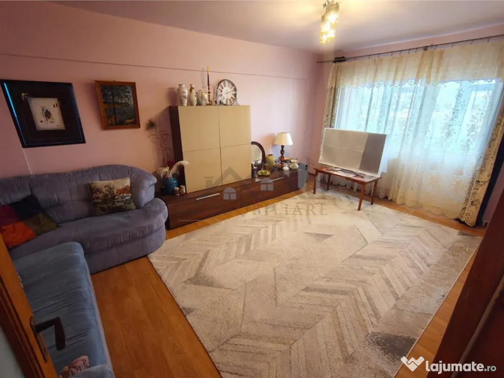 Apartament 4 camere zona Nicolina 