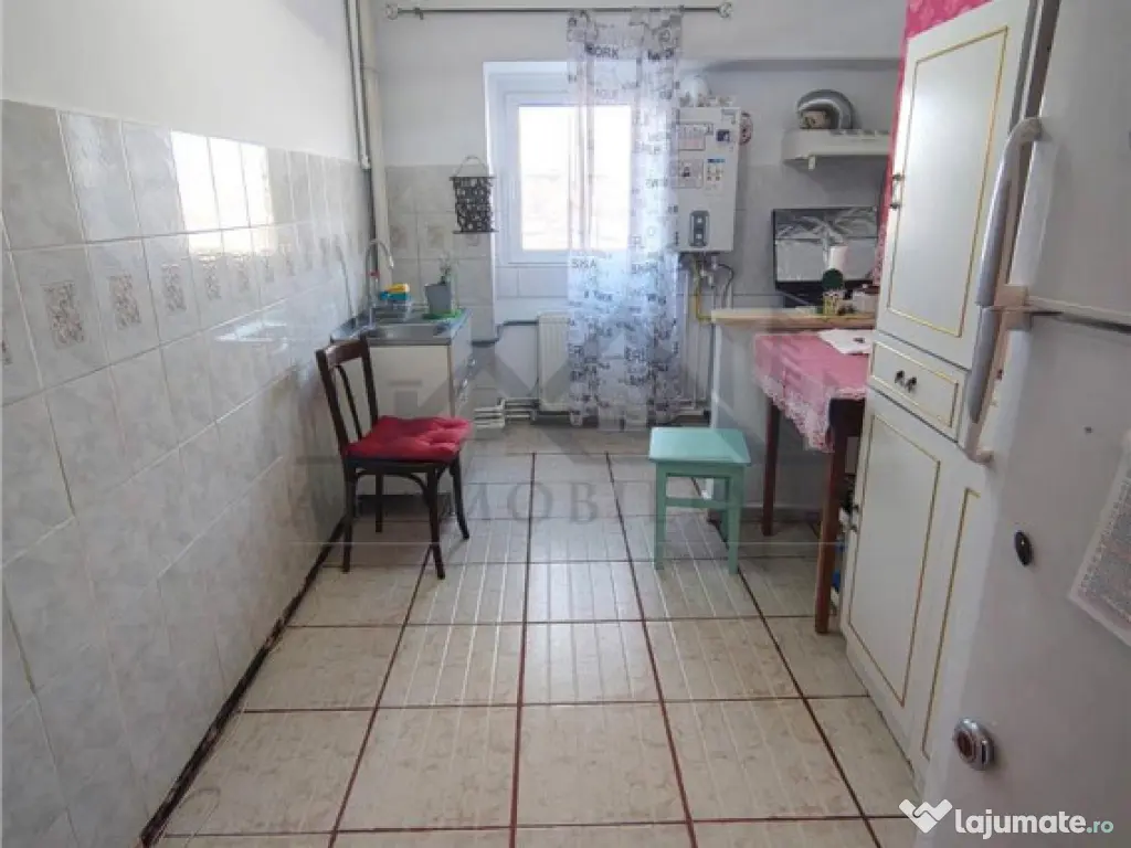 Apartament 4 camere zona Nicolina 