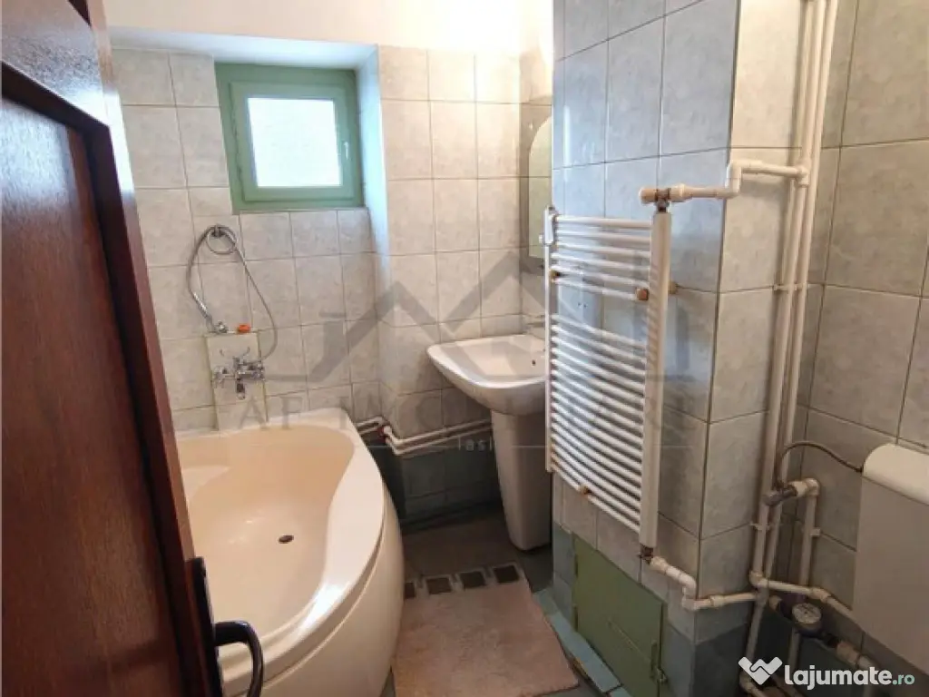 Apartament 4 camere zona Nicolina 