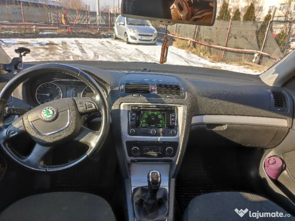 Teren 5400 mp front stradal 33 m