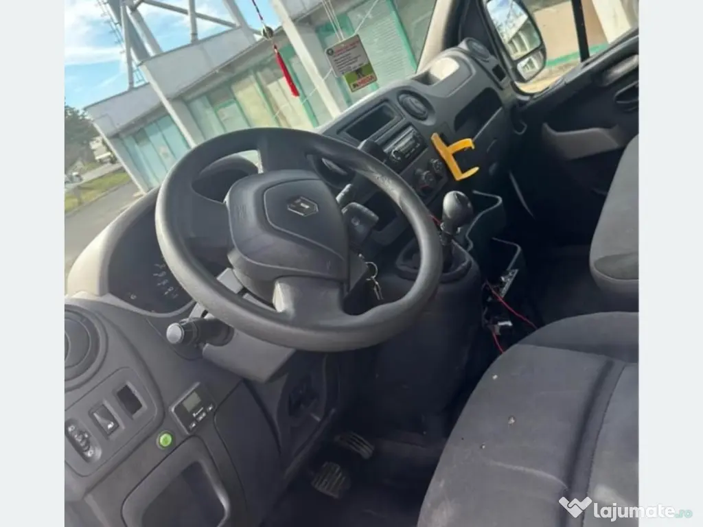 Vând autoutilitara frigorifica