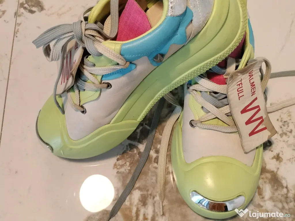 Încălțăminte sport moderna