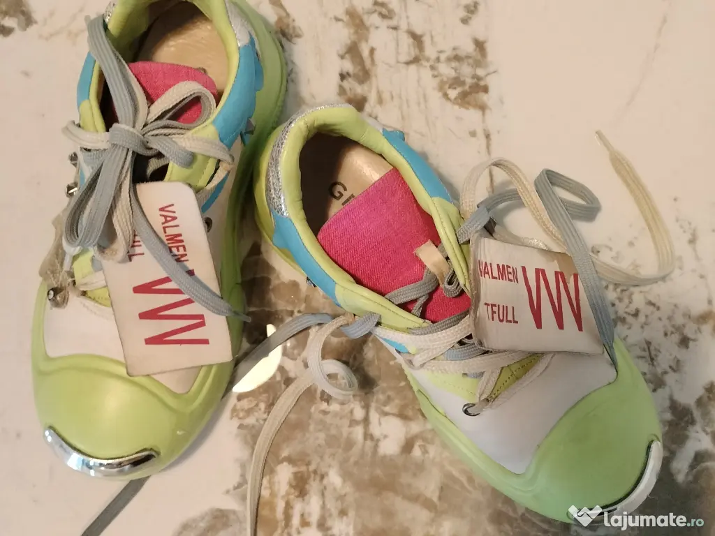 Încălțăminte sport moderna