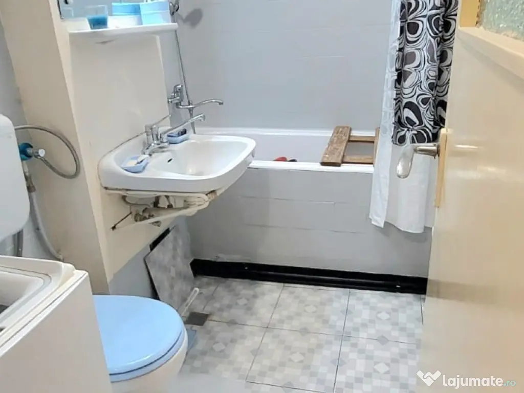 Apartament 2 camere, vis-a-vis de Iulius Mall, 52 m, decomandat, CT, parcare