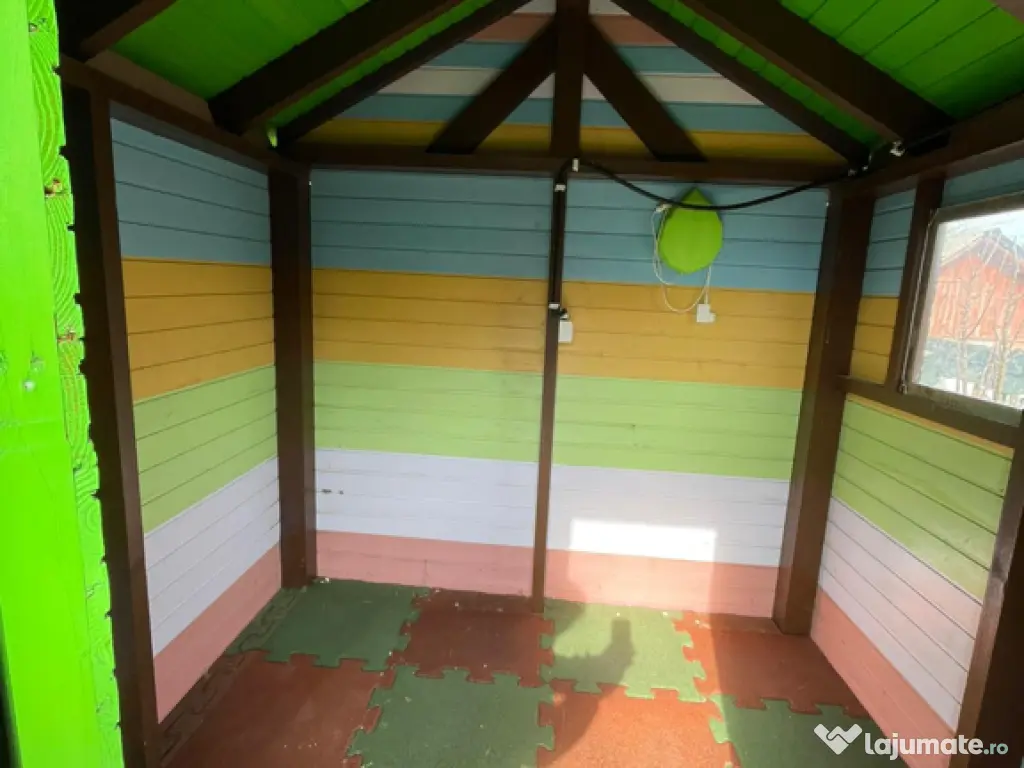 Casuta cu accesorii cadou pentru loc de joaca pentru copii