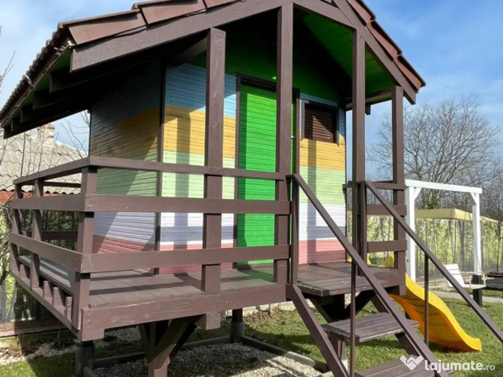 Casuta cu accesorii cadou pentru loc de joaca pentru copii