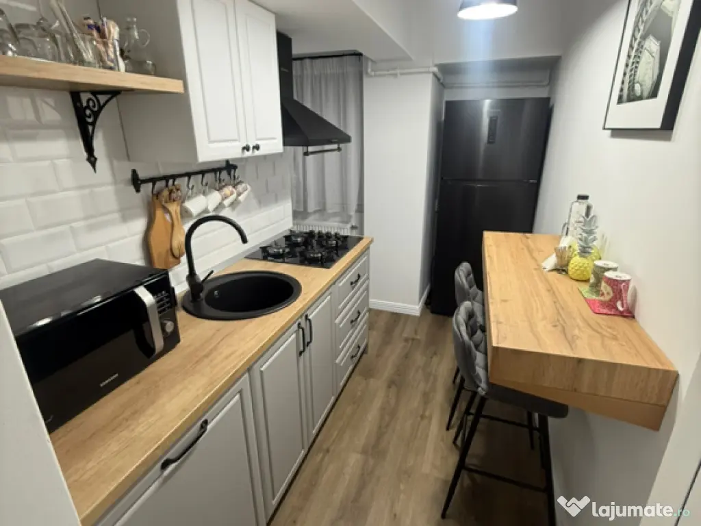 Închiriez garsonieră în Roman în regim hotelier 