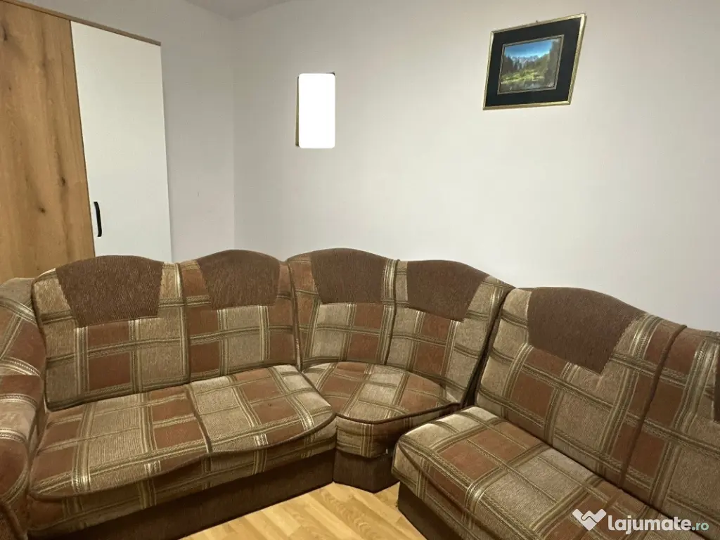 Ofer spre închiriere apartament cu 2 camere 