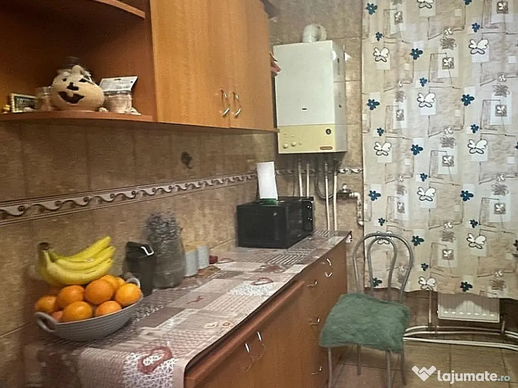 Ofer spre închiriere apartament cu 2 camere 